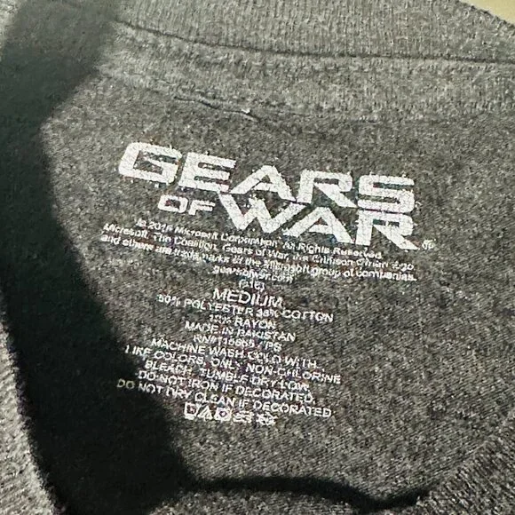 Gears of War Gray T-Shirt - Front Graphic Chainsaw - Size Medium - Microsoft - Picture 3 of 8